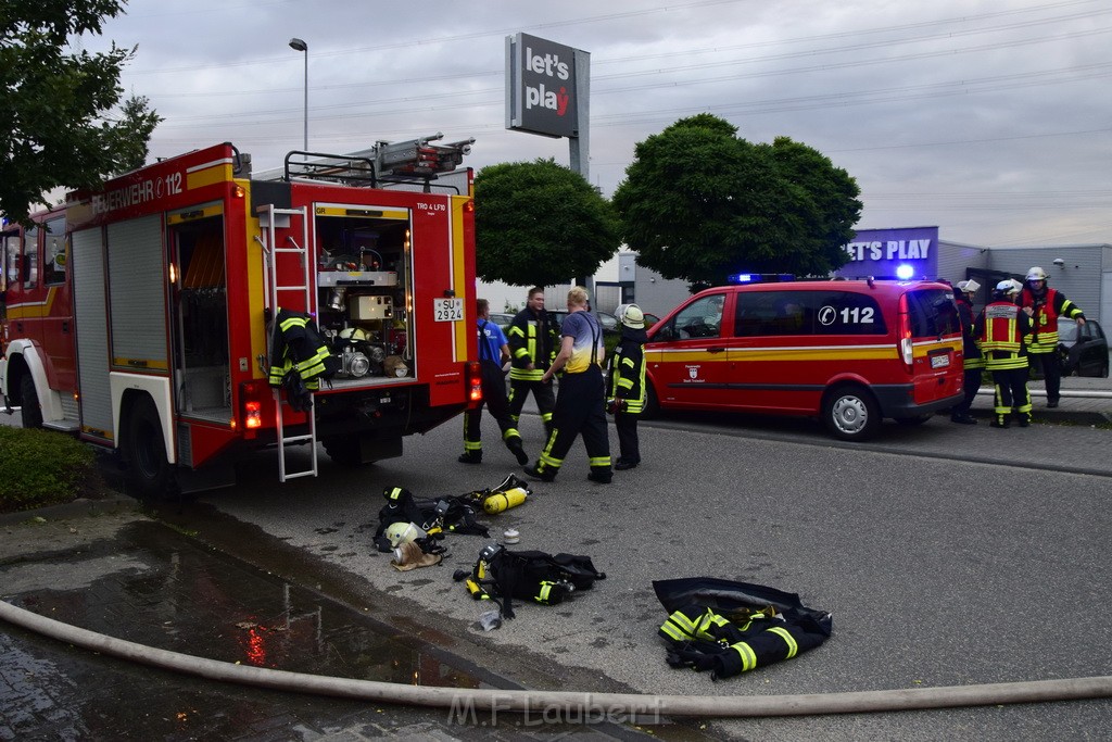 Grossbrand Halle Troisdorf Kriegsdorf Junkersring P137.JPG - Miklos Laubert